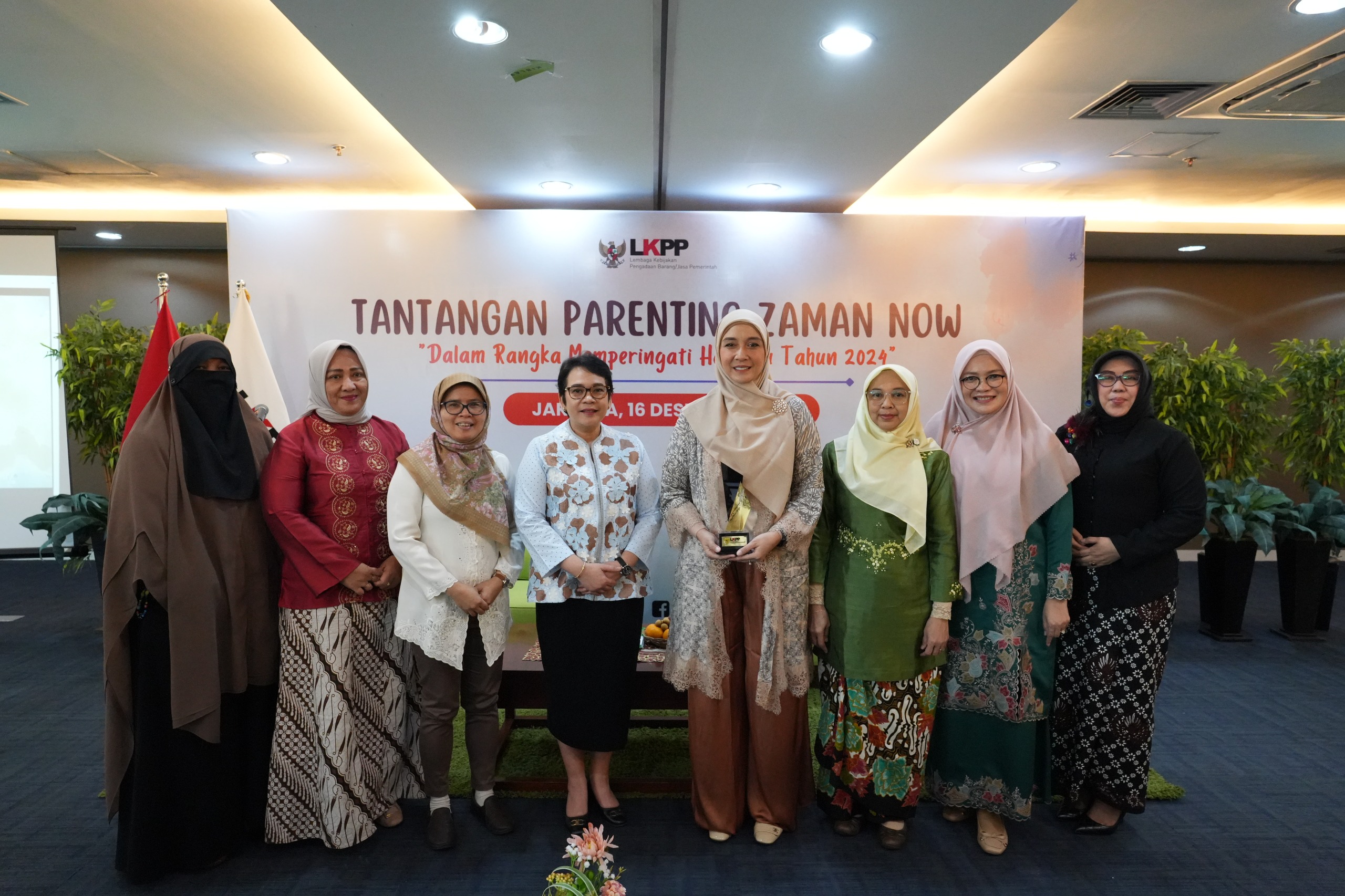 http://lkpp.go.id/LKPP Gelar Seminar "Tantangan Parenting Zaman Now" untuk Peringati Hari Ibu ke-96